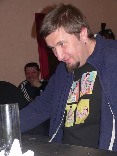 говорить і показує Сергій Харинович